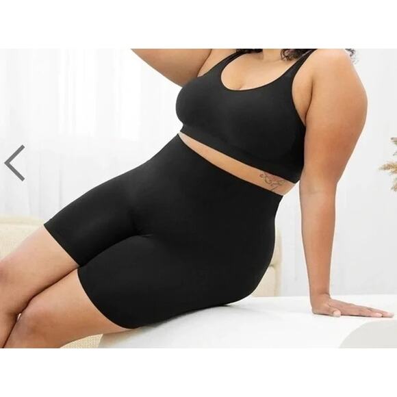 Empetua® by SHAPERMINT NIP $44 High-Waisted Shaper Short - Picture 4 of 4